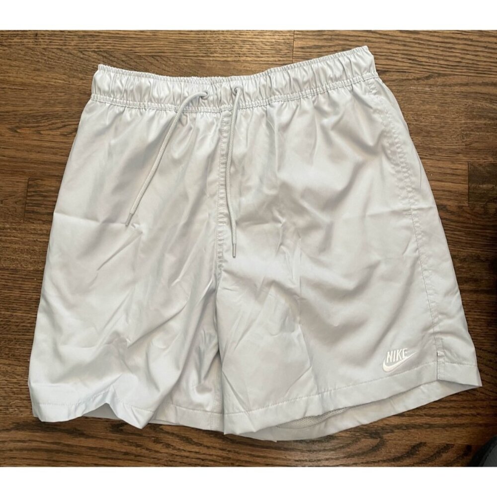 NWT Nike Men's Club Woven Shorts Pure Platinum/White Size SMALL $50 Retail